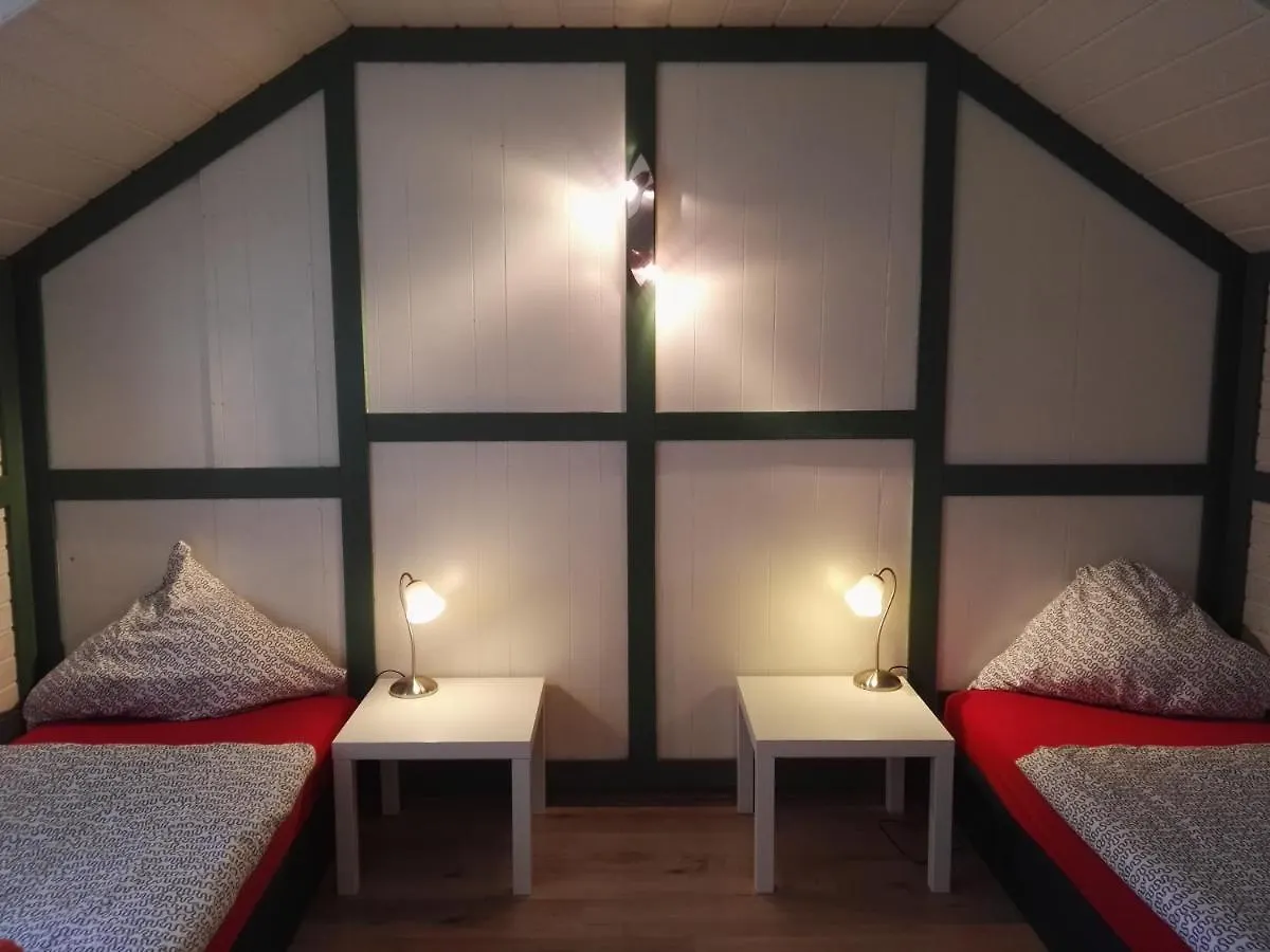 Home At Friends - City - Zu Hause Bei Freunden Дортмунд 4*,  Германия
